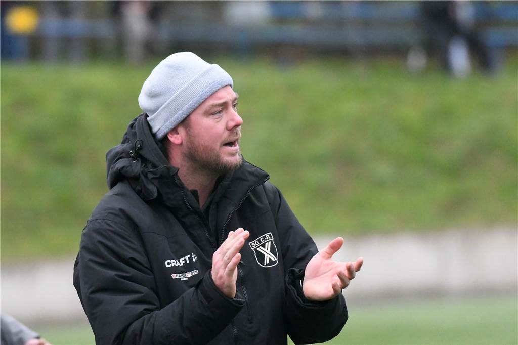 Das Lokalderby zwischen dem FC Frohlinde und der SG Castrop hatte es in sich. Die Gäste waren es schließlich, die nach 95 Minuten zum typischen Liedtext „Derbysieger, Derbysieger“ an der Brandheide tanzten - nach einem 3:2.