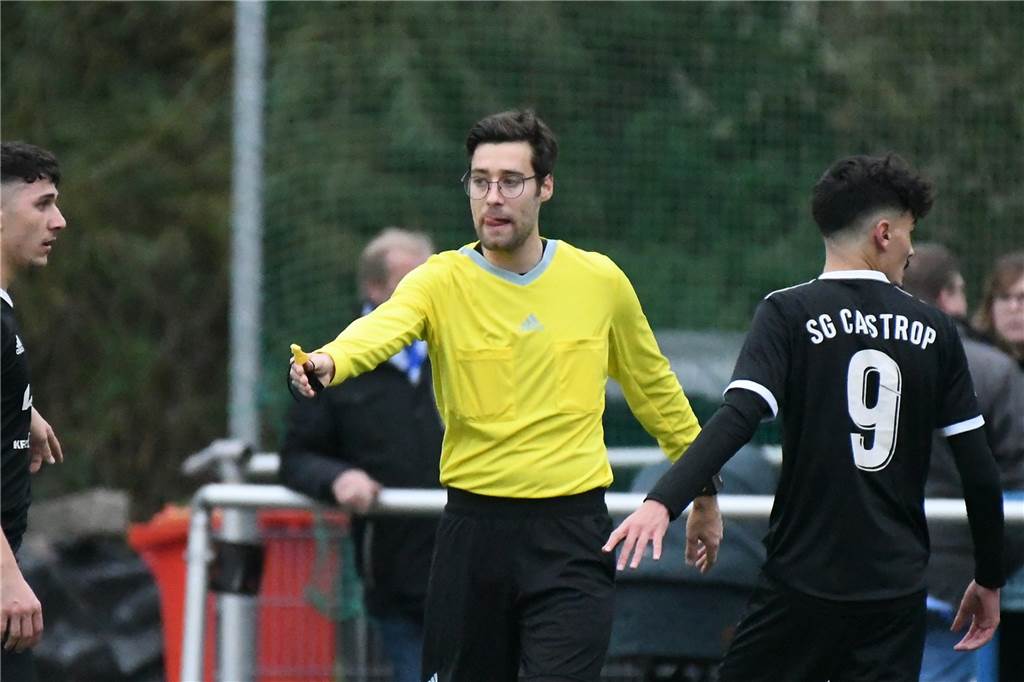 Das Lokalderby zwischen dem FC Frohlinde und der SG Castrop hatte es in sich. Die Gäste waren es schließlich, die nach 95 Minuten zum typischen Liedtext „Derbysieger, Derbysieger“ an der Brandheide tanzten - nach einem 3:2.