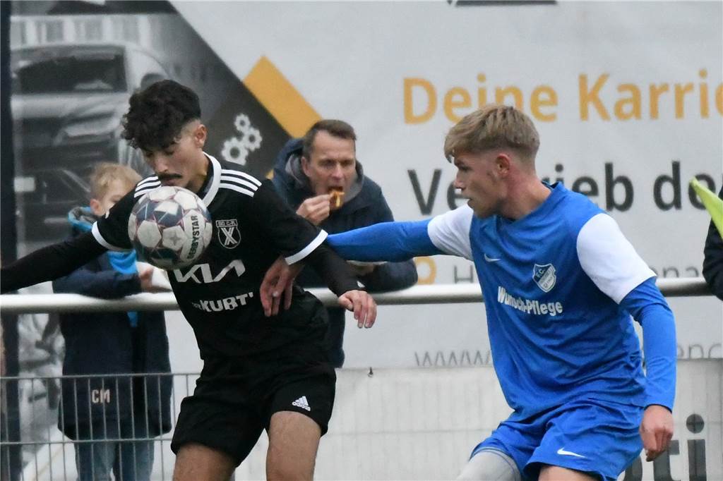 Das Lokalderby zwischen dem FC Frohlinde und der SG Castrop hatte es in sich. Die Gäste waren es schließlich, die nach 95 Minuten zum typischen Liedtext „Derbysieger, Derbysieger“ an der Brandheide tanzten - nach einem 3:2.