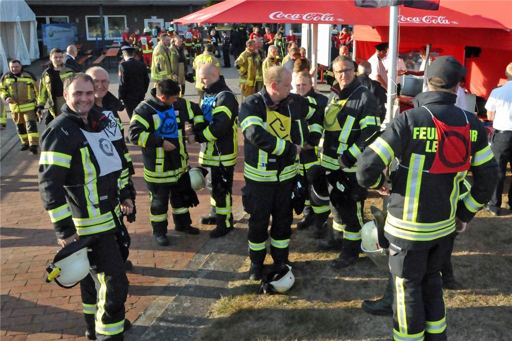 Viele Fotos: Feuerwehren messen sich – und pflegen die Kameradschaft Das Los entscheidet