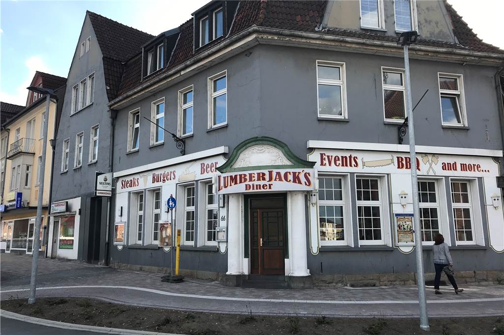 Lumber Jack‘s Diner: Rustikales Ambiente und ziemlich große Portionen Das Lumber Jack‘s Diner liegt direkt an der Kreisstraße