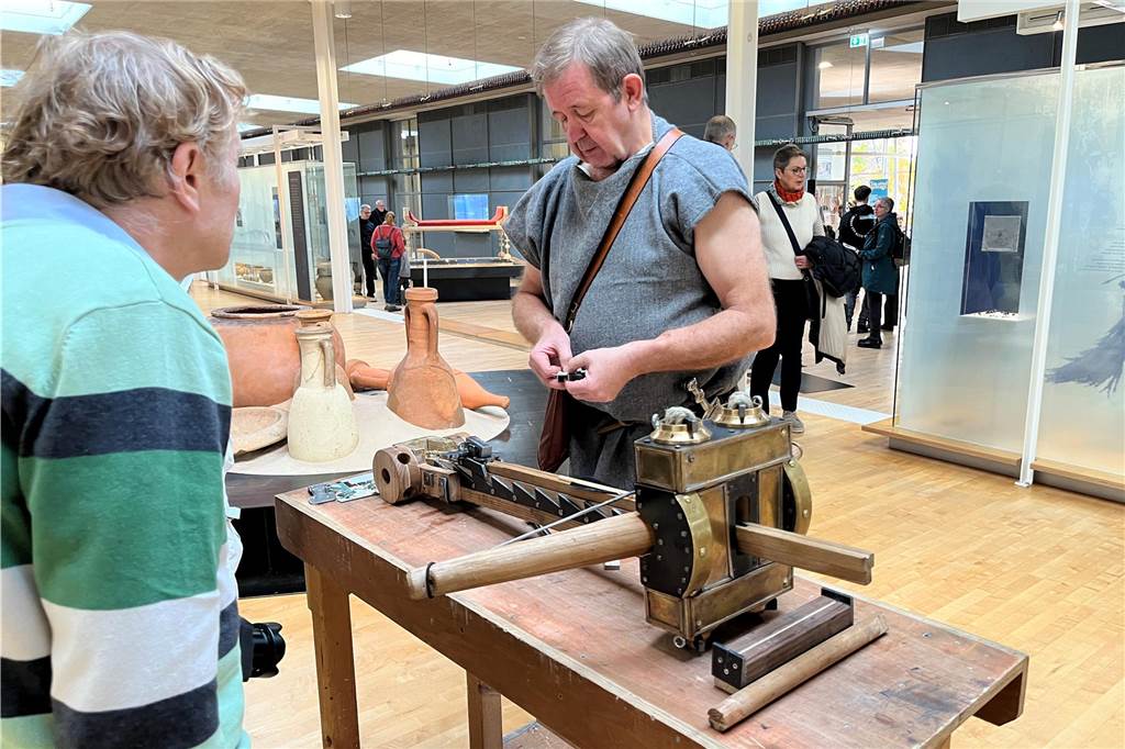 Das Römermuseum feiert 30-jähriges Jubiläum: Mehr als 30 Fotos zum Durchklicken Das LWL-Römermuseum in Haltern lockte zum 30-jährigen Jubiläum zahlreiche Besucher mit Attraktionen und Ausstellungen an.