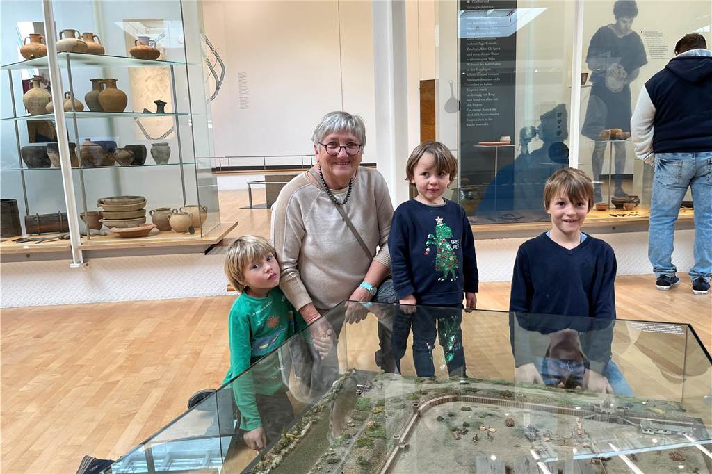 Das Römermuseum feiert 30-jähriges Jubiläum: Mehr als 30 Fotos zum Durchklicken Das LWL-Römermuseum in Haltern lockte zum 30-jährigen Jubiläum zahlreiche Besucher mit Attraktionen und Ausstellungen an.