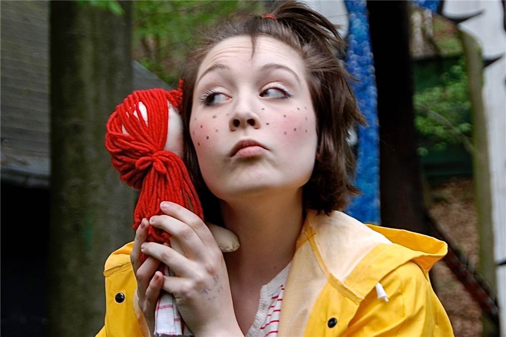 Nach Corona-Stop: Naturbühne Hohensyburg setzt auf Neuanfang im August Das Mädchen Molly (Melina Hylla) erlebt mit Käpten Knitterbart so manch´ lustiges Abenteuer.