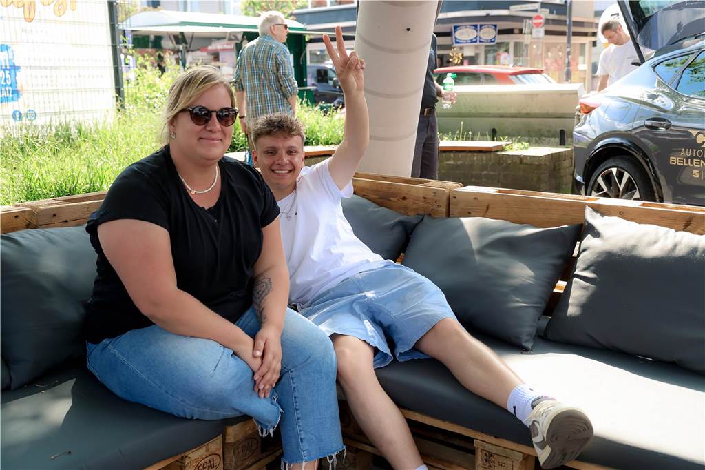 Das Maifest lockte bei bestem Wetter viele Besucherinnen und Besucher nach Kirchhellen. 
