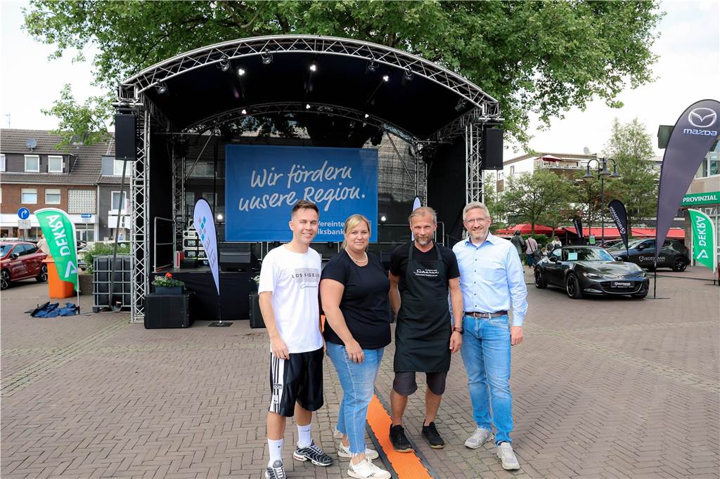 Das Maifest lockte bei bestem Wetter viele Besucherinnen und Besucher nach Kirchhellen. 