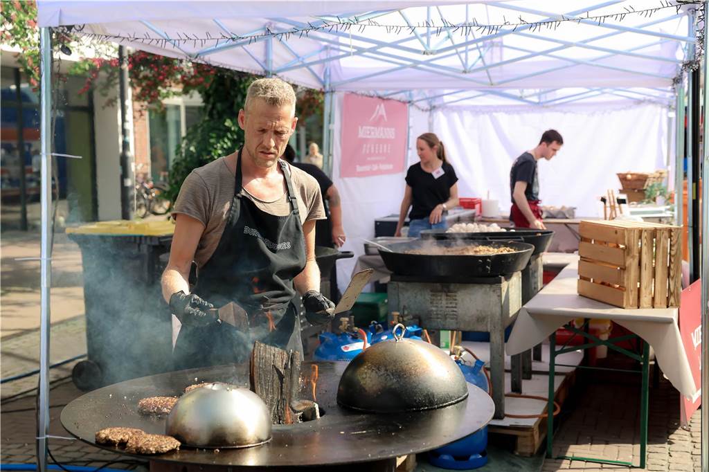 Das Maifest lockte bei bestem Wetter viele Besucherinnen und Besucher nach Kirchhellen. 
