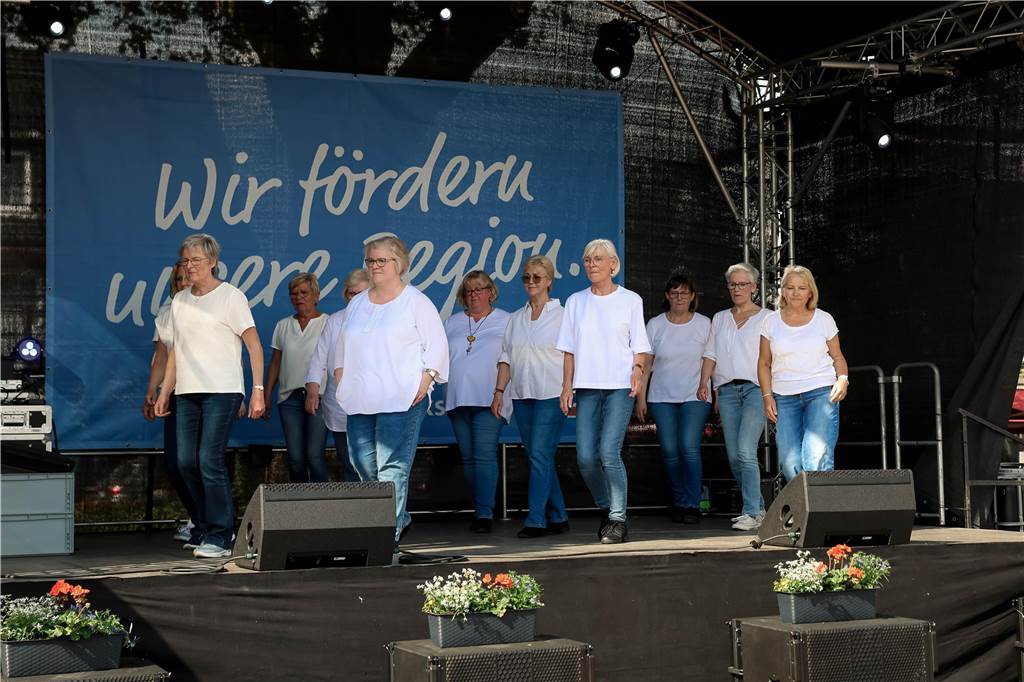 Das Maifest lockte bei bestem Wetter viele Besucherinnen und Besucher nach Kirchhellen. 