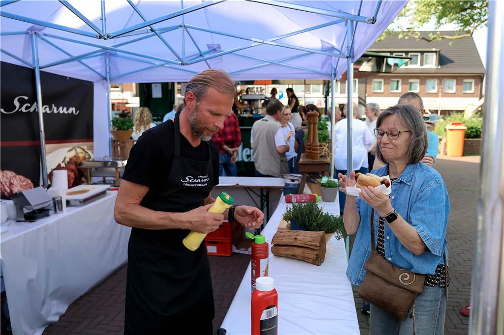 Das Maifest lockte bei bestem Wetter viele Besucherinnen und Besucher nach Kirchhellen. 