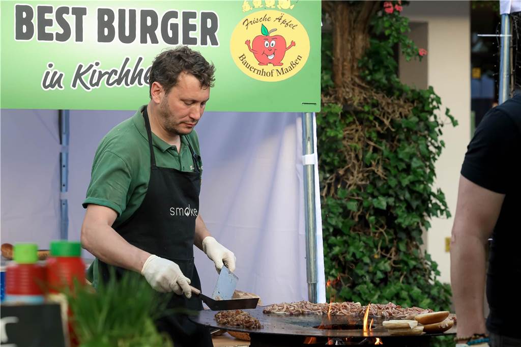 Das Maifest lockte bei bestem Wetter viele Besucherinnen und Besucher nach Kirchhellen. 