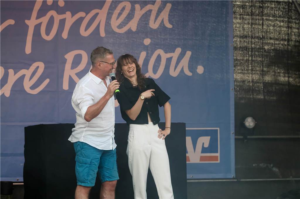 Das Maifest lockte bei bestem Wetter viele Besucherinnen und Besucher nach Kirchhellen. 
