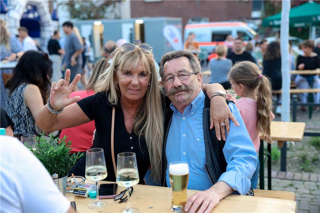Das Maifest lockte bei bestem Wetter viele Besucherinnen und Besucher nach Kirchhellen. 