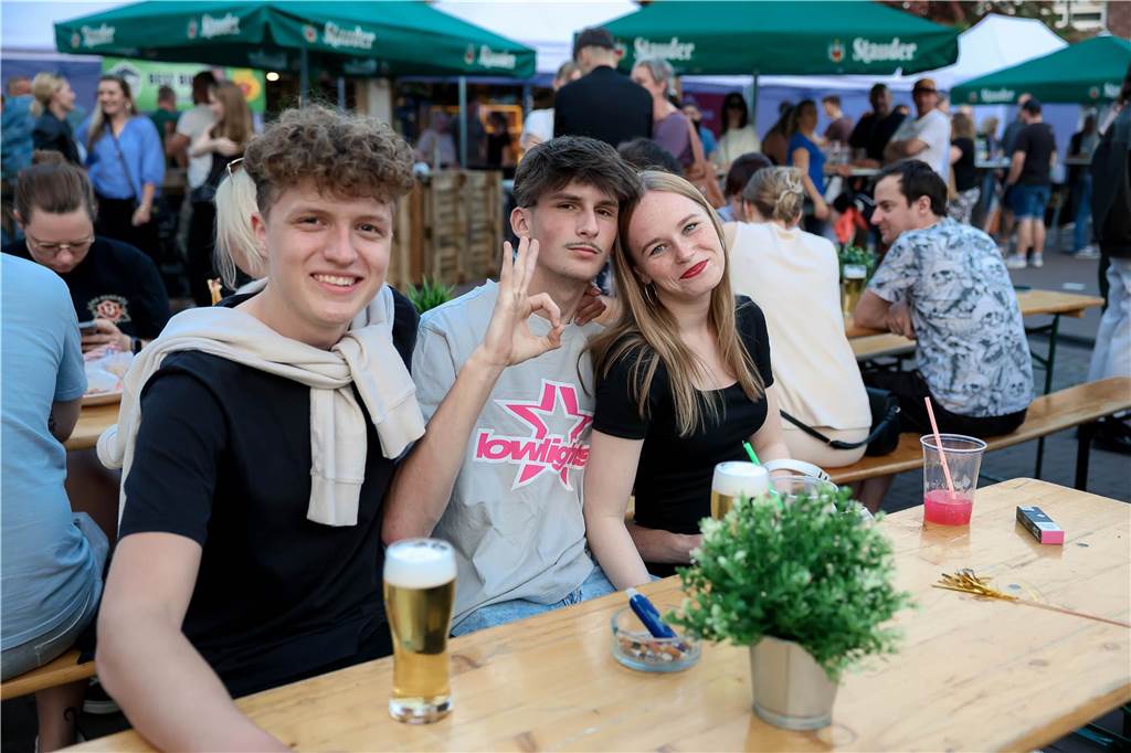 Das Maifest lockte bei bestem Wetter viele Besucherinnen und Besucher nach Kirchhellen. 