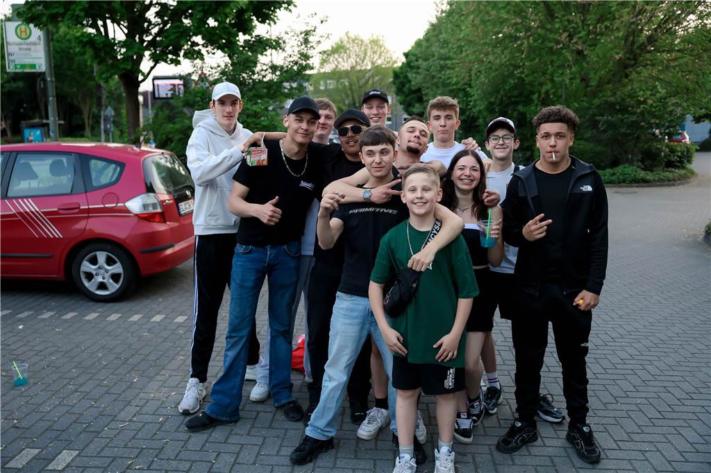 Das Maifest lockte bei bestem Wetter viele Besucherinnen und Besucher nach Kirchhellen. 