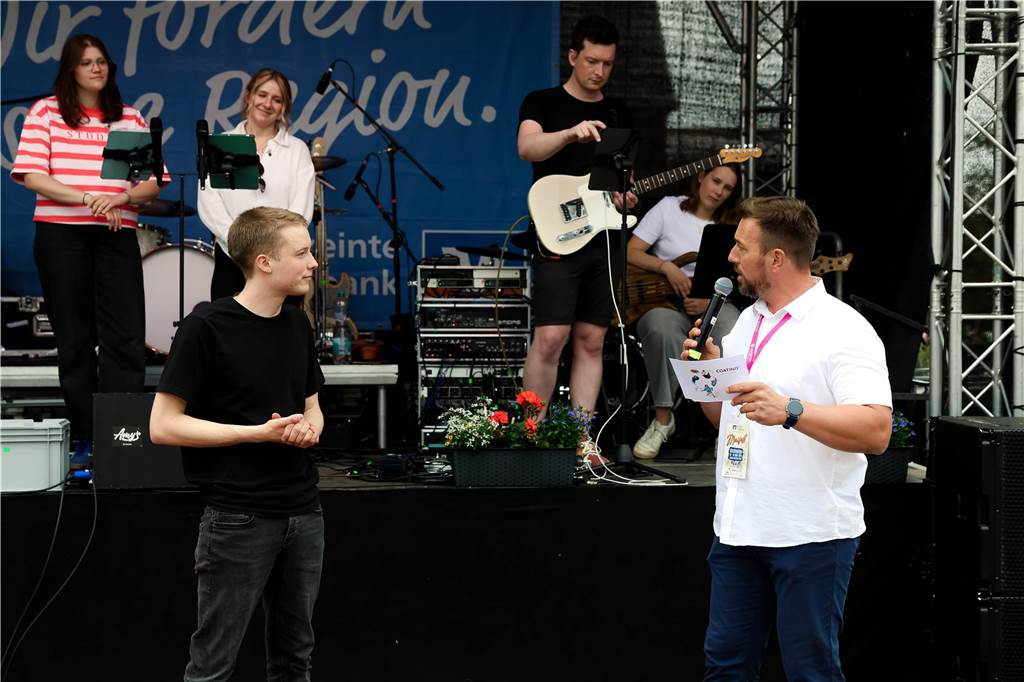 Das Maifest lockte bei bestem Wetter viele Besucherinnen und Besucher nach Kirchhellen. 