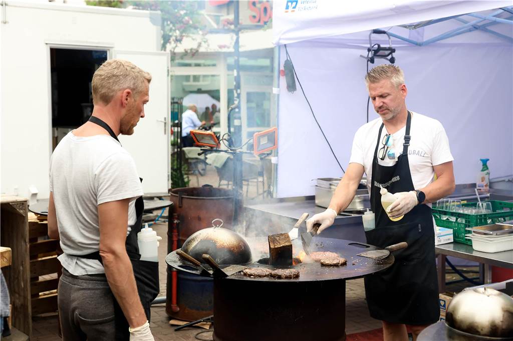 Das Maifest lockte bei bestem Wetter viele Besucherinnen und Besucher nach Kirchhellen. 