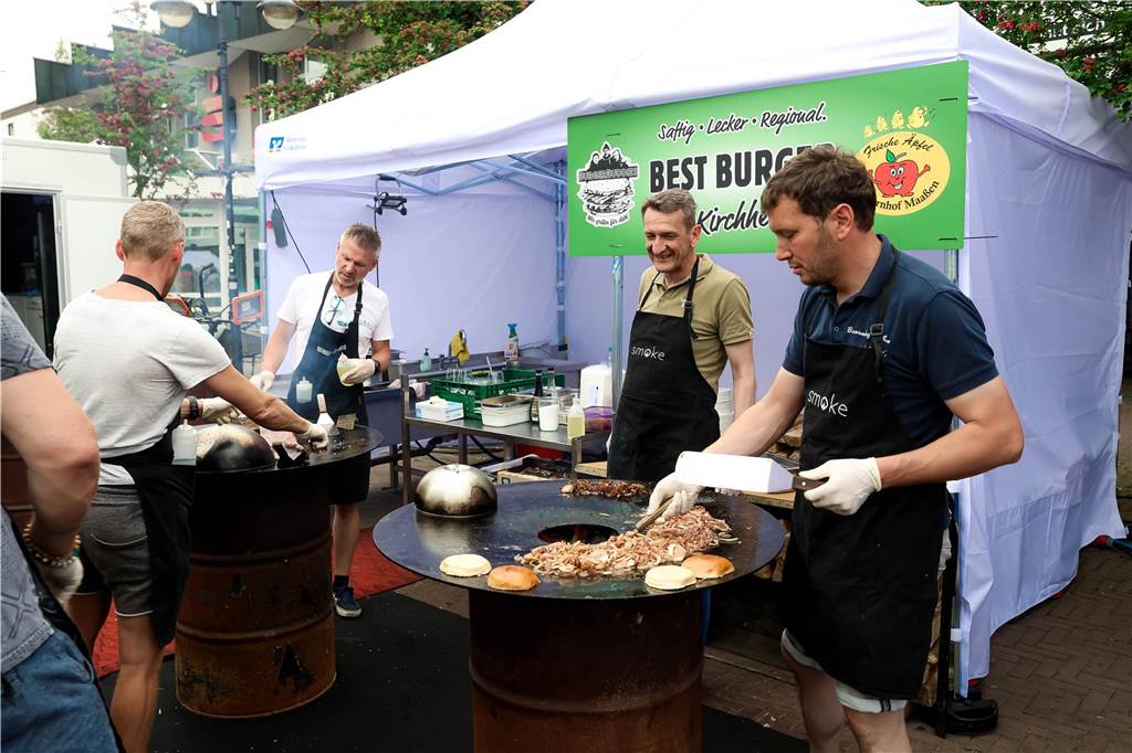 Das Maifest lockte bei bestem Wetter viele Besucherinnen und Besucher nach Kirchhellen. 