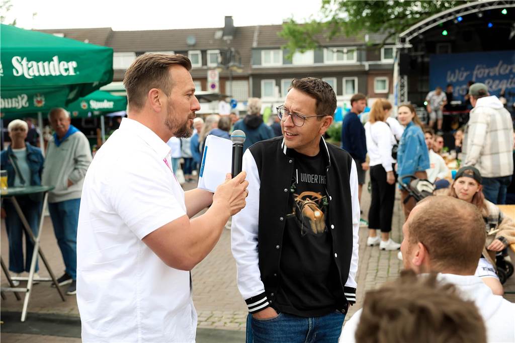 Das Maifest lockte bei bestem Wetter viele Besucherinnen und Besucher nach Kirchhellen. 