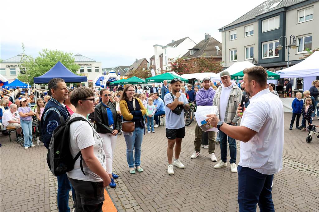 Das Maifest lockte bei bestem Wetter viele Besucherinnen und Besucher nach Kirchhellen. 