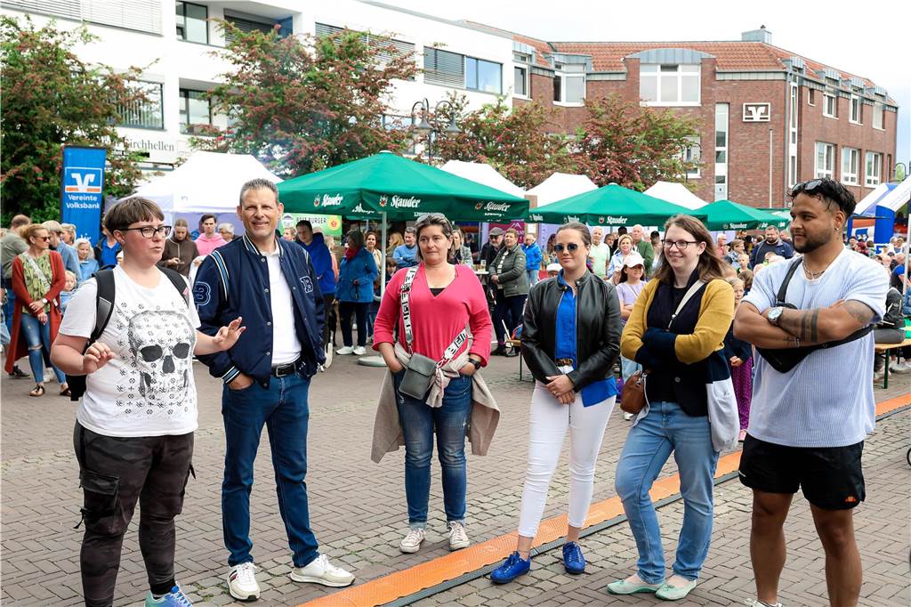 Das Maifest lockte bei bestem Wetter viele Besucherinnen und Besucher nach Kirchhellen. 
