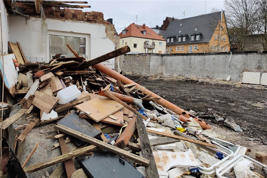 Das Marcel-Callo-Haus in der Castroper Altstadt ist endgültig umgezogen: Die alten Baracken wurden abgerissen. Das Jugendzentrum ist seit dem Herbst im Neubau nebenan zu Hause.