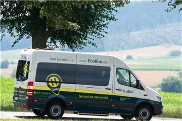 Das Max-Planck-Institut für Dynamik und Selbstorganisation testet den sogenannten Ecobus im Raum Bad Gandersheim. Die Fahrgäste können ihre Tour per App, Internet oder Telefon buchen. Foto: Swen Pförtner