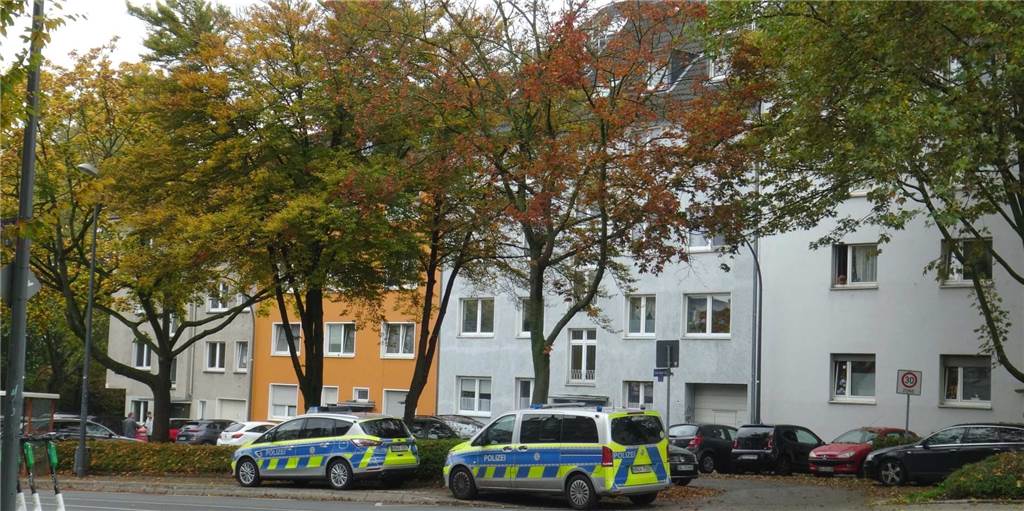 Irrtümlicher Verdacht: Dortmunder wollte Haus gar nicht in die Luft sprengen Das Mehrfamilienhaus, in dem der Mann wohnt, befindet sich an der Anton-Kayser-Straße im Stadtteil Hörde.