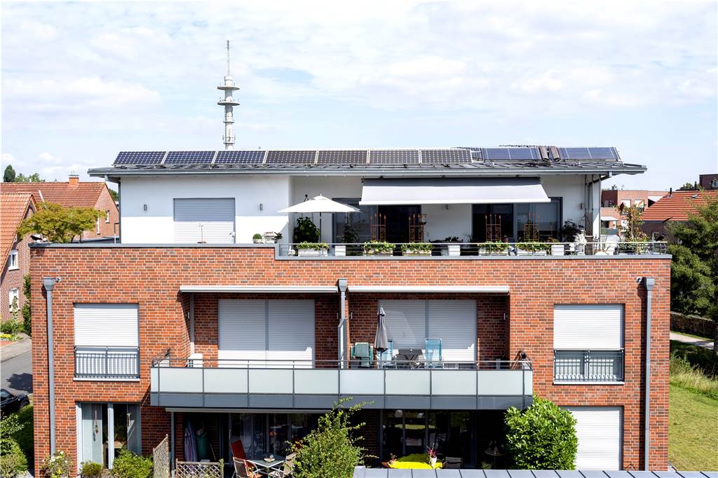 Energie aus der Erde: Theo Schwarte interessieren Energiepreise kaum Das Mehrfamilienhaus von Theo Schwarte und das praktisch baugleiche Nachbargebäude am Hofkamp wurden 2010 gebaut und bezogen. Schon beim Bau plante Theo Schwarte mit regenerativer Energie.