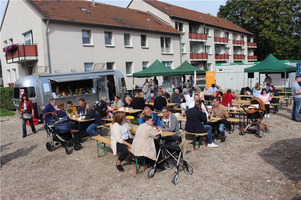 Dortmunder Modellquartier: Nicht nur Harmonie beim Mieterfest Das Mieterfest von Vivawest zum Auftakt der Baumaßnahmen war gut besucht.