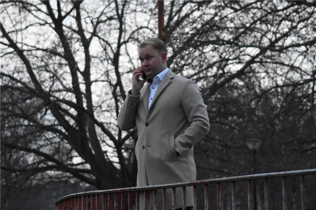 Agentur von Spielerberater Lars Rohwer ist auf 41 Klienten gewachsen Lars Rohwer telefoniert regelmäßig, der Kontakt mit seinen Spielern ist ihm wichtig.