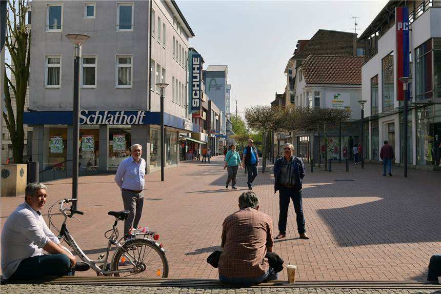 Land lenkt ein: Große Lüner Geschäfte dürfen sich verkleinern Das Modehaus P&C (r.) darf ab sofort wieder öffnen, sofern es seine Verkaufsfläche auf 800 qm verkleinert.