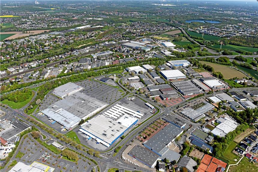SPD will zunächst nur ein neues Möbelhaus in Dortmund Das Möbelhaus Segmüller will sich am Rande des Induparks in Dortmund ansiedeln. Wegen der Verkehrssituation halten viele Politiker den Standort aber nicht für geeignet.