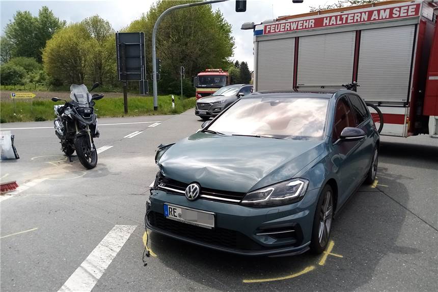 Wieder Unfall auf der Kreuzung Münsterstraße / Sythener Straße Das Motorrad und der Pkw stießen auf der Kreuzung Sythener Straße / Münstertstraße zusammen.