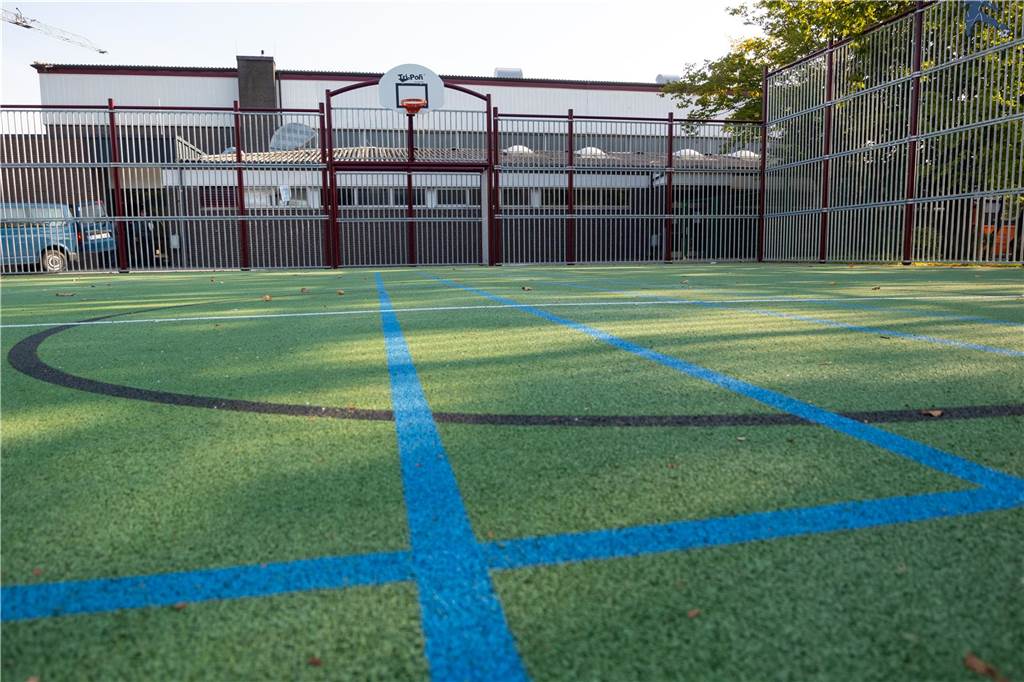 Über 500.000 Euro für Kreuzschule: Schulhof soll Wohlfühloase werden Das Multifunktionsfeld als ein Baustein der Schulhofumgestltung wurde bereits umgesetzt.