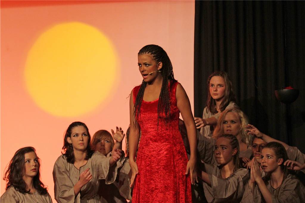 Maxime Shakir: Halternerin auf dem Sprung zur Solokarriere Das Musical Aida mit Maxim Shakir in der Titelrolle wurde ein Riesenerfolg am Halterner Gymnasium.