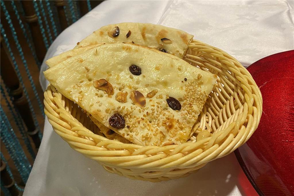 „Tandoori Love“ im Restaurant-Check der Ruhr Nachrichten: Naan in einem Körbchen