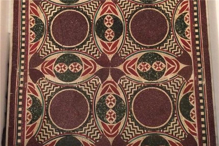 Römisches Kaiser-Mosaik soll nach Italien zurückkehren Das nach dem Zweiten Weltkrieg gestohlene Mosaik von einem Prunkschiff des römischen Kaisers Caligula ist in den USA entdeckt worden. Foto: Ufficio Stampa MiBACT