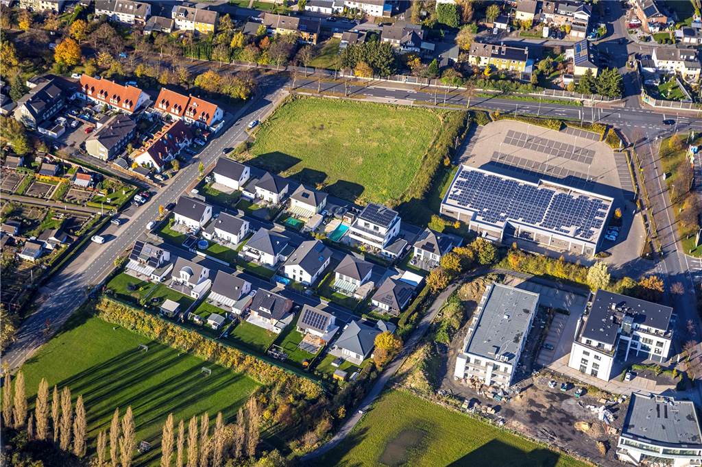 Das Neubaugebiet an der Büscherstraße in Bergkamen ist schon weitestgehend fertiggestellt. Im Bau befinden sich noch Wohn- und Geschäftshäuser an der Geschwister-Scholl-Straße.