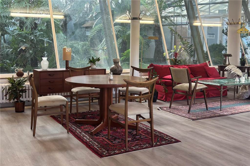 Die Vintage Möbel verleihen dem Café einen echten Wohlfühlflair. 