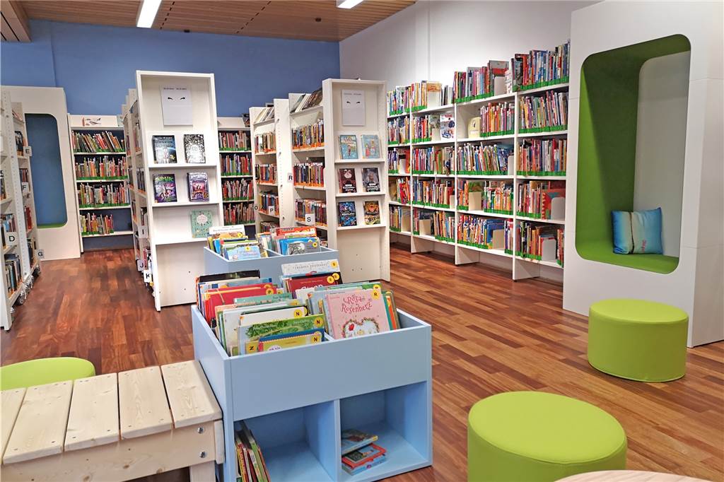 Stadtbücherei Haltern am See im Aufbruch - neue Kinderabteilung und weitere Zukunftspläne Das neue Interieur der Kinderbücherei samt Sitzhöhle.