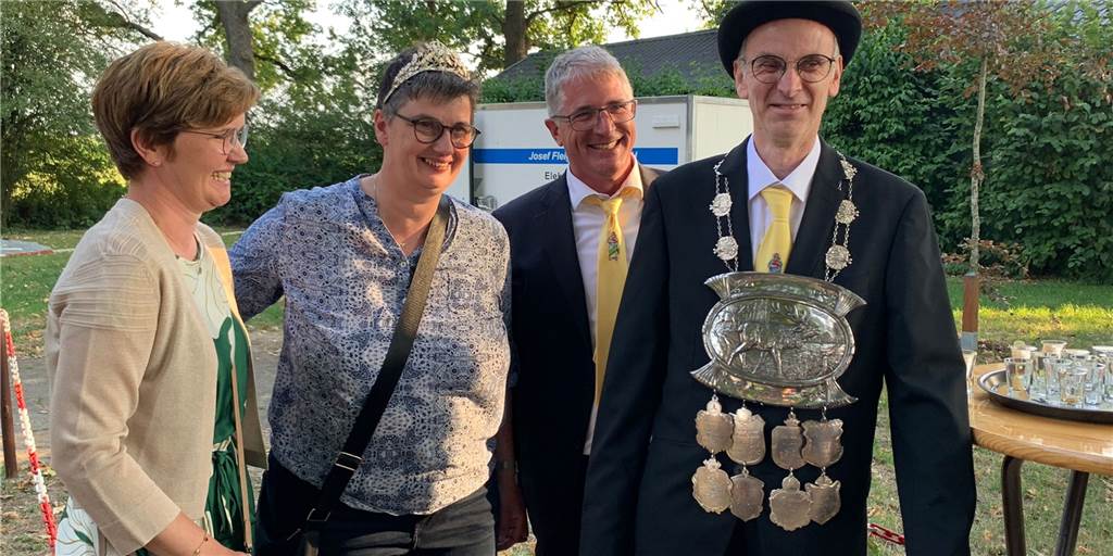 Mit Videos und Fotos: Jakobi-Schützen haben einen neuen König Das Jakobi-Schützenfest können Sie in unserem Liveticker verfolgen.