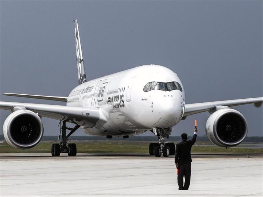 Erster neuer Airbus A350 am 22. Dezember an Qatar Airways Das neue Langstreckenflugzeug A350 von Airbus. Foto: Azhar Rahim