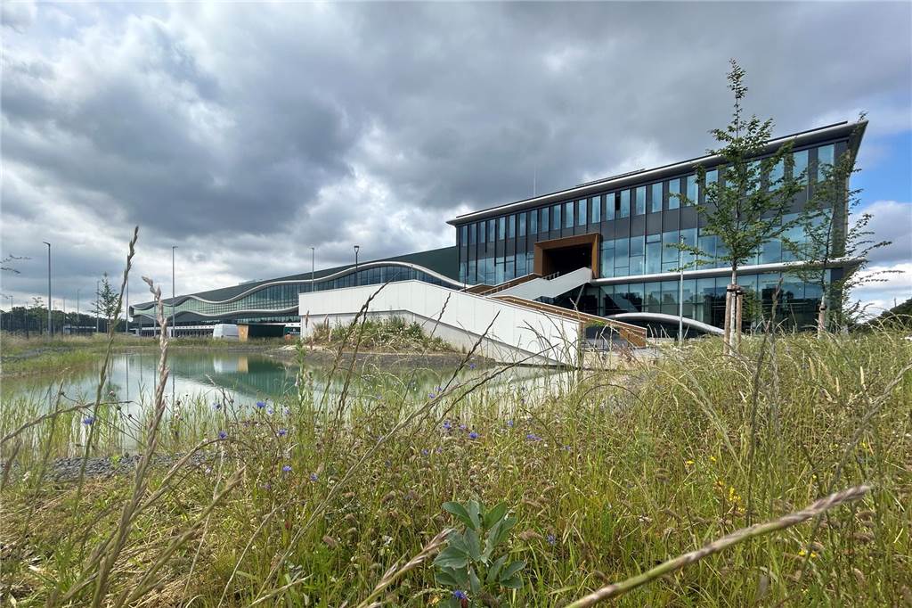 Levi’s-Logistikzentrum: Führungsduo erklärt, wie es weitergeht Das neue Logistikzentrum im Dorstener Industriegebiet Große Heide ist inzwischen in Betrieb.