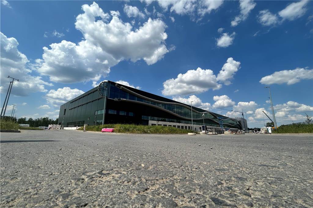 Dem Brummen auf der Spur - welche möglichen Quellen gibt es? Das neue Logistikzentrum von Levi's befindet sich derzeit in Dorsten im Bau.
