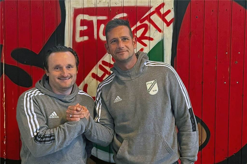 Der neue Trainer beim ETuS/DJK Schwerte ist kein Hütchen-Aufsteller Das neue Trainer-Duo des ETuS/DJK Schwerte: Boris Decker (l.) und André Haberschuss.