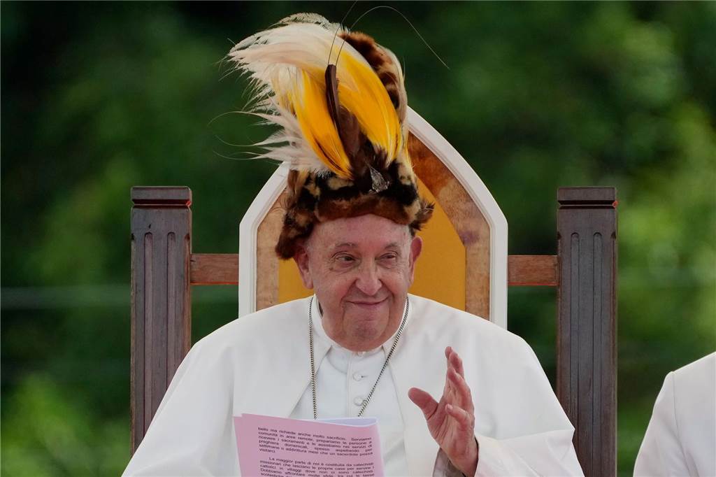 Ein Papst wie keiner zuvor: Franziskus ist tot – so sehr hat er Kirche und Welt bewegt Das Oberhaupt von mehr als 1,4 Milliarden Katholiken absolvierte im Herbst 2024 seine letzte große Reise. Dabei besuchte Franziskus unter anderem Gläubige in Papua-Neuguinea.