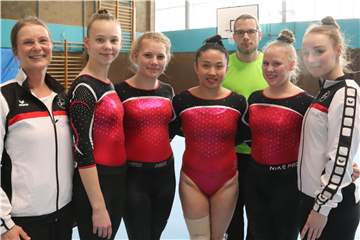 Das Oberliga-Team der KTV Dortmund mit (v.l.) Cheftrainerin Jutta Horn, Alice Martin, Nele Bredebusch, Cara Bierwirth, Joke Bingmann und Kira Budde.