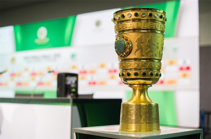 Der BVB trifft in der 2. Runde auf Magdeburg Das Objekt der Begierde: der DFB-Pokal.