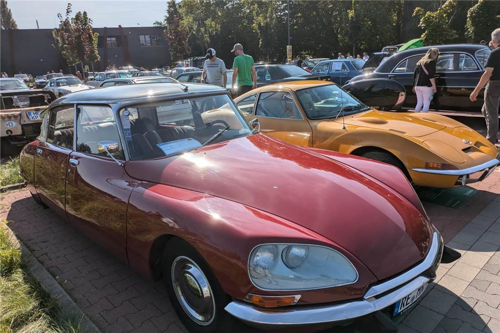 Das Oldtimer-Treffen der Oldtimerfreunde Schermbeck im Creativ-Quartier war ein voller Erfolg