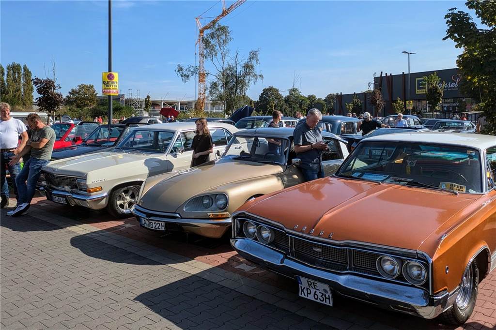 Das Oldtimer-Treffen der Oldtimerfreunde Schermbeck im Creativ-Quartier war ein voller Erfolg